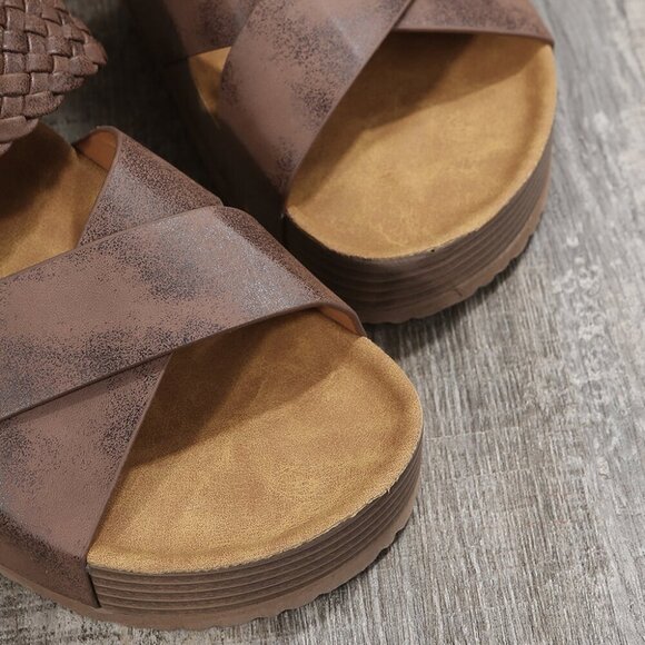 ๐ค NWT Brown Braided Criss Cross Platform Slippers โ Size 9.5 - Picture 5 of 5